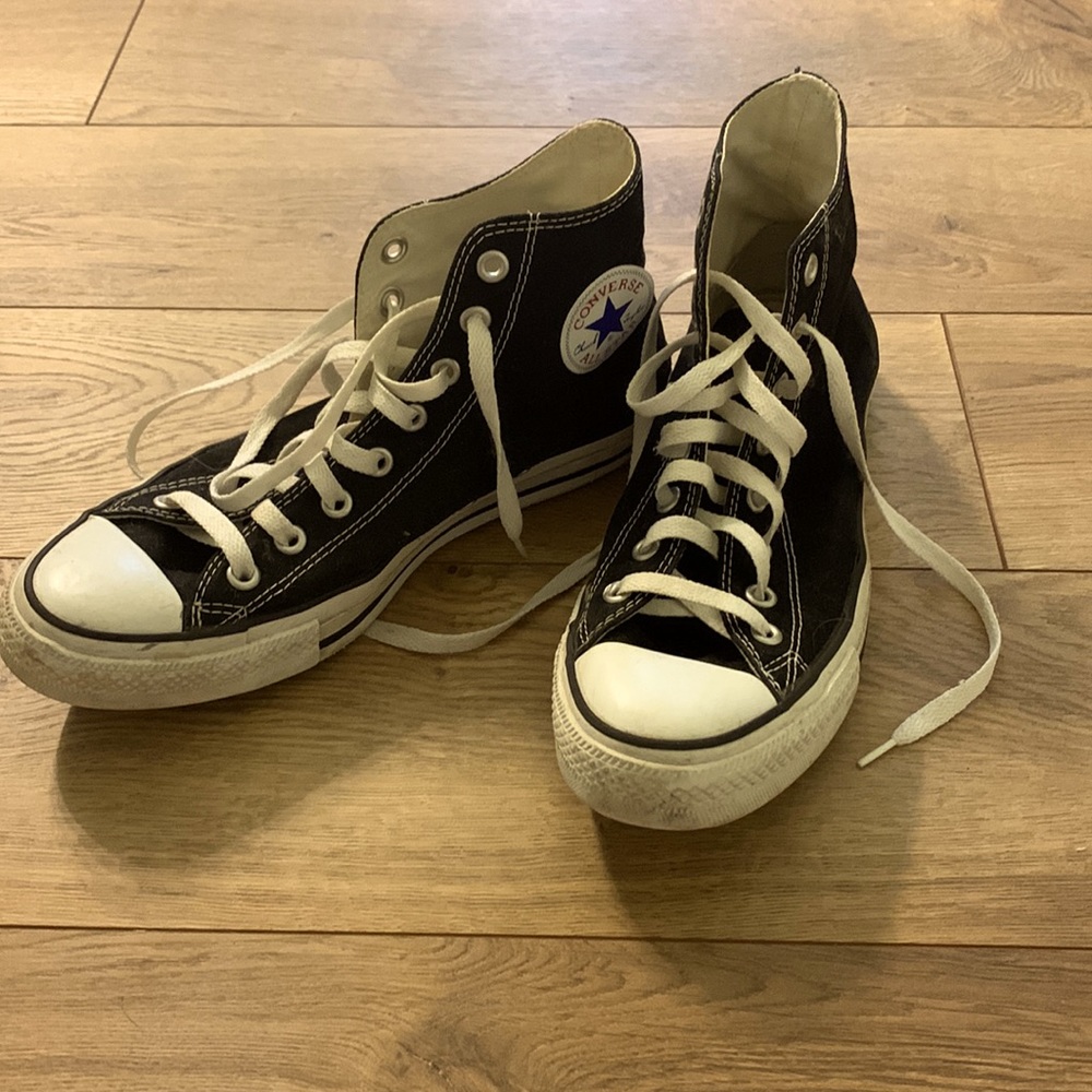 Converse high tops. Men’s size 9.